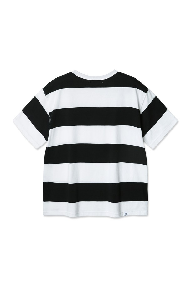 베이직하고 캐주얼한 무드의 스트라이프 자수 로고 반팔 티셔츠입니다. 20수 코마사 면 소재로 제작되어 부드러운 촉감과 뛰어난 흡습, 통기성을 자랑하며, 여름철에도 쾌적하게 착용 가능합니다. 라운드넥에 넥라인 바인딩 처리, 암홀 삼중 스티치, 자수 디테일, 미니멀 우븐 라벨로 완성도를 높였습니다.
