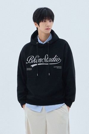 [MEN] 바켄 스튜디오 스크립트 자수 로고 후드티 BK6978 (3COLOR)