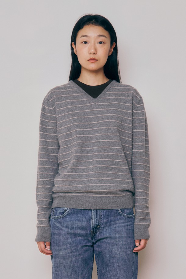 KNITLY - 스웨터 - [24F/W] [Women] Super Fine Wool Stripe V-Neck Sweater (Grey)