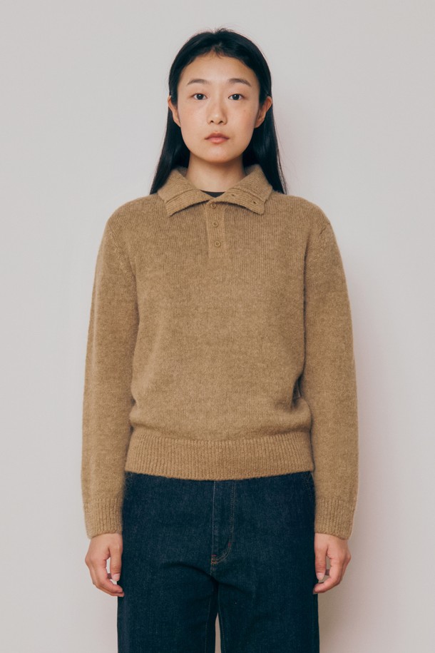 KNITLY - 스웨터 - [24F/W] [Women] Baby Alpaca Button Collar Sweater (Camel)