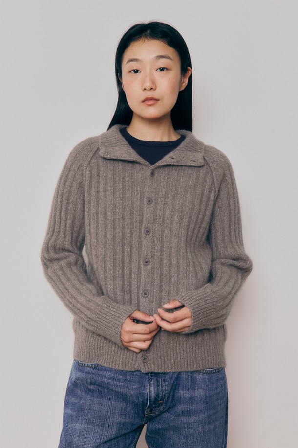 KNITLY - 가디건 - [24F/W] [Women] Raccoon High Neck Button Cardigan (Brown)