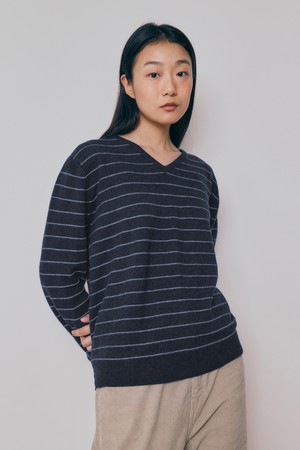 [24F/W] [Women] Super Fine Wool Stripe V-Neck Sweater (Navy)