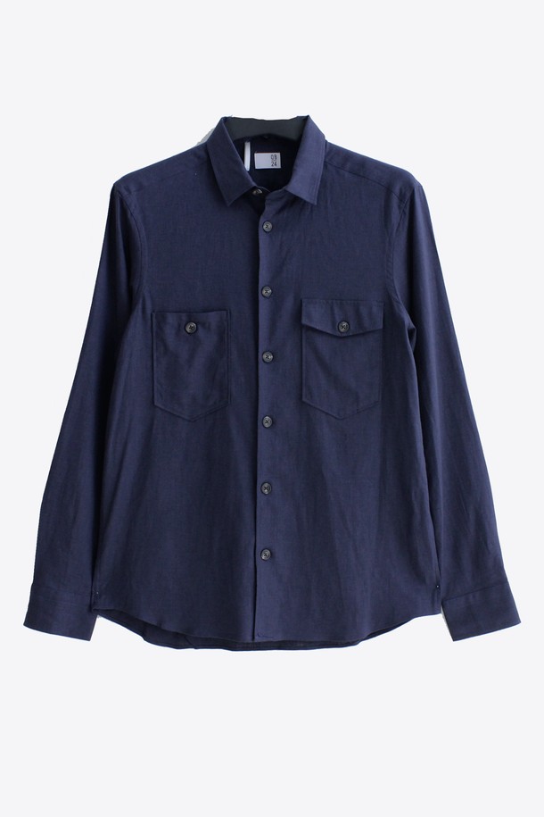 [QB24] 레귤러핏 솔리드 코튼 셔츠 GSIST319는 남성용 셔츠로, 블루 그린 컬러의 베이직한 스타일을 연출합니다. 봄 시즌에 적합하며, 긴 기장의 긴소매 셔츠로, 얇은 두께감과 가볍고 구김에 강한 촉감이 특징입니다. 전면부 투 포켓 디자인으로 실용성을 더했으며, 스타일리시한 연출이 가능합니다.
