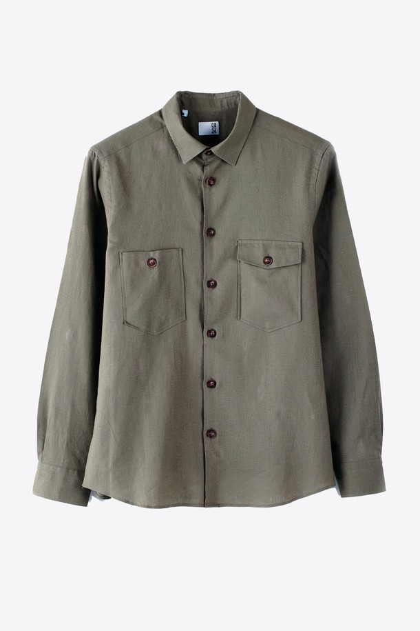 [QB24] 레귤러핏 솔리드 코튼 셔츠 GSIST319는 남성용 셔츠로, 봄 시즌 데일리룩에 적합합니다. 블루 그린 컬러의 무지 디자인에 레이온, 코튼 혼방 소재로 제작되어 가볍고 구김에 강하며, 얇은 두께감으로 편안한 착용감을 선사합니다. 레귤러핏, 긴소매, 칼라넥 디자인에 전면부 투 포켓과 넉넉한 기장으로 실용성을 더했습니다.
