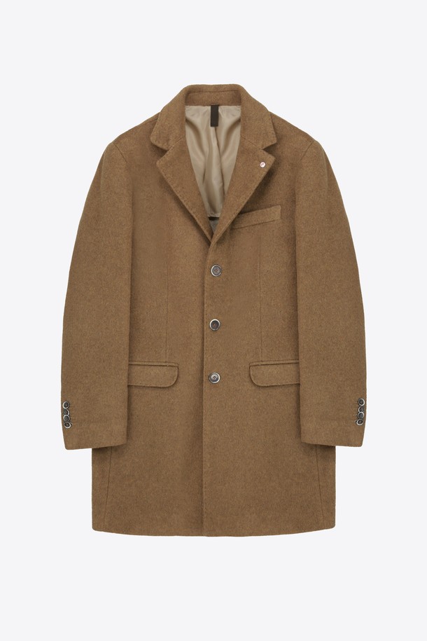 카멜 브라운 컬러의 카멜 브라운 클래식 코트 GFICT617입니다. 가을과 겨울, 두 계절 모두 착용 가능하며, 클래식하고 캐주얼한 스타일을 연출할 수 있습니다. 무지 디자인으로 어떤 룩에도 자연스럽게 매치되며, 출근룩으로도 활용하기 좋습니다. 긴 소매 기장으로 따뜻함을 더하며, 미니멀한 스타일을 선호하는 분들께도 추천합니다.
