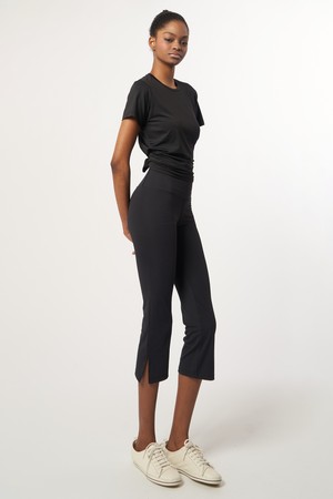 AW61PL09_슬릿 부츠컷 레깅스_블랙