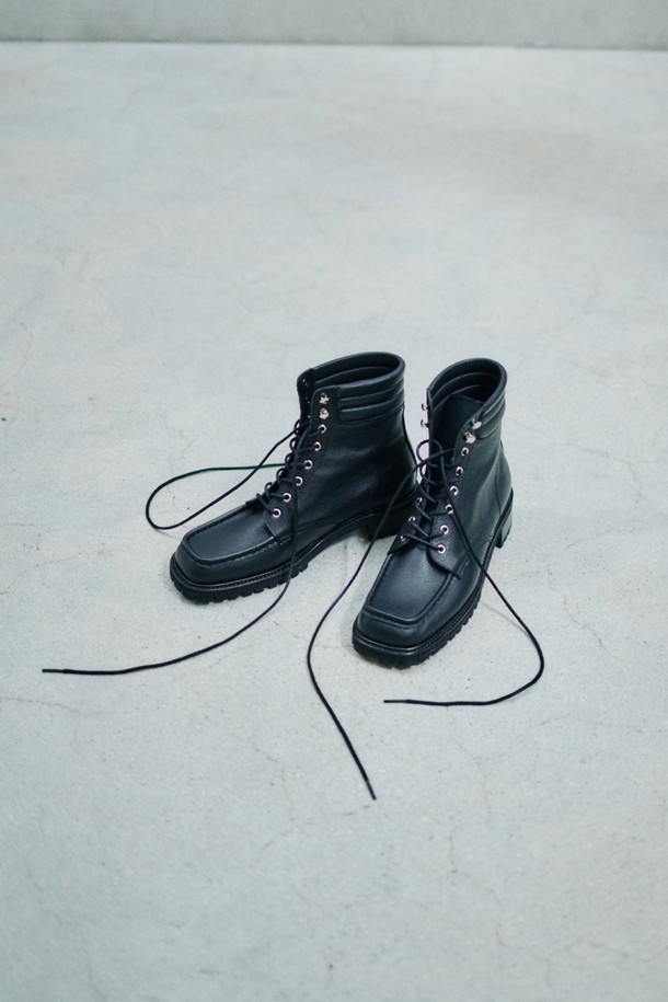 NEUTE - 부츠/워커 - 45mm Arden Lace up Moc-Toe Boots (BLACK)