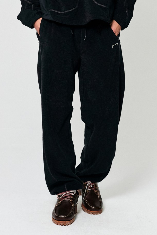 GOALSTUDIO - 캐주얼팬츠 - WOVEN PATCH TERRY FLEECE JOGGER-BLACK