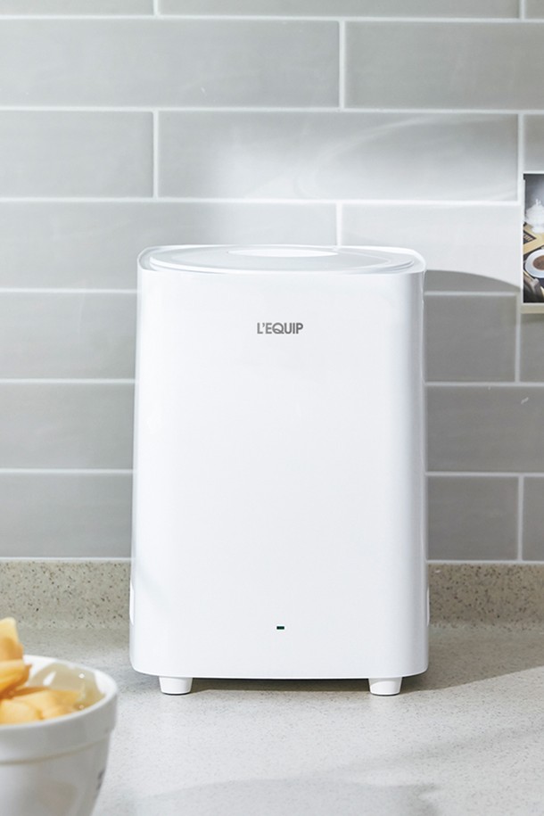 리큅 음식물 쓰레기 냉장고 처리기 5L LFC-P0503WH는 냄새 차단, 부패 방지, 항균 기능으로 위생적인 음식물 쓰레기 보관을 돕습니다. 22.6dB 저소음 설계와 -10°C 냉각으로 음식물 쓰레기를 신선하게 유지하며, 5L 용량으로 4인 가구 이상에 적합합니다. 일체형 알루미늄 내통, 이중 밀폐 뚜껑, 심플한 손잡이 디자인으로 편리하게 사용할 수 있습니다.
