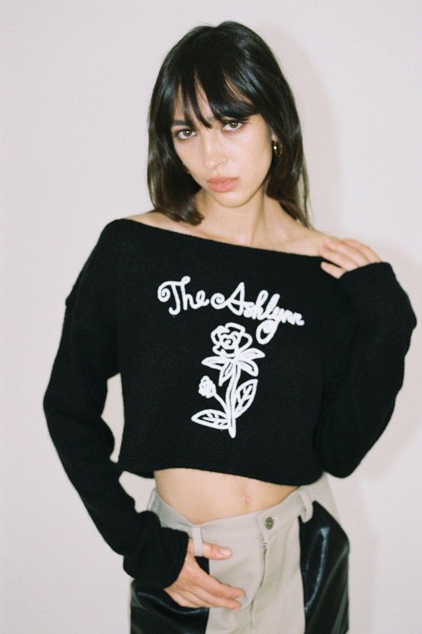 THE ASHLYNN - 스웨터 - BRIDGET ROSE CROP KNIT_BLACK