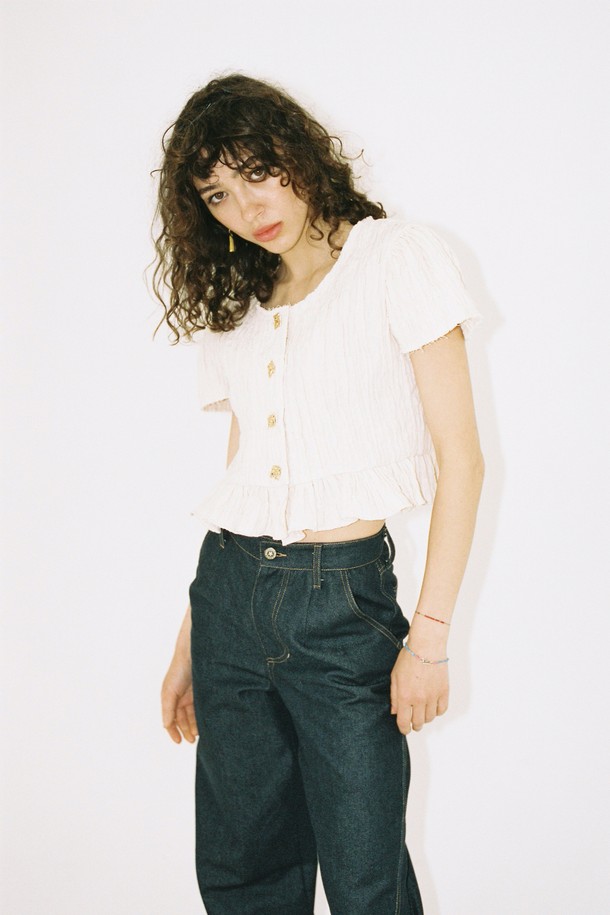 THE ASHLYNN - 블라우스 - STACIE WRINKLED CROP BLOUSE_BEIGE