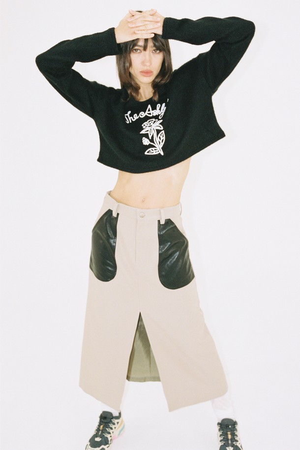 THE ASHLYNN - 스웨터 - BRIDGET ROSE CROP KNIT_BLACK