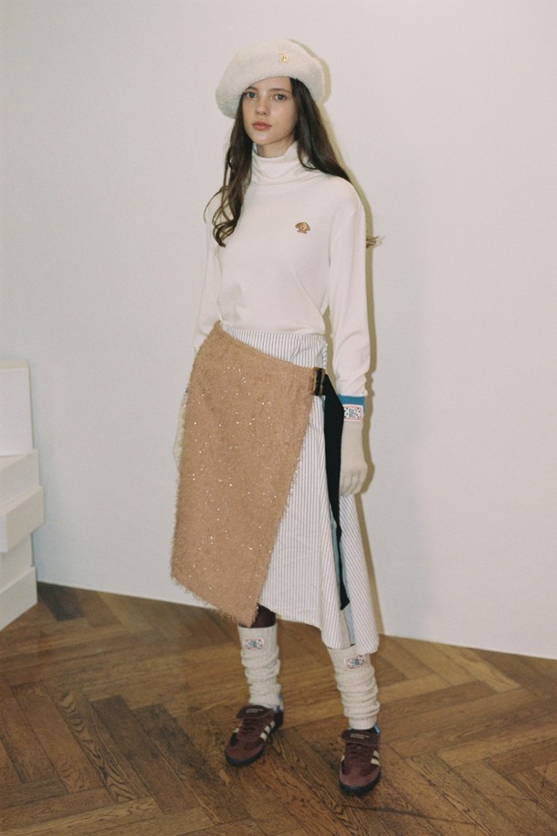 THE ASHLYNN - 긴팔티셔츠 / 후디 - PAM PATCH SOFT TURTLENECK IVORY