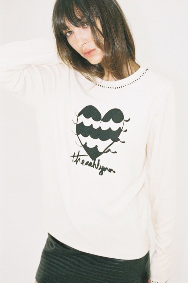 THE ASHLYNN - 긴소매 티셔츠 - VINNY HEART WAVE LONG SLEEVE TOP_CREAM