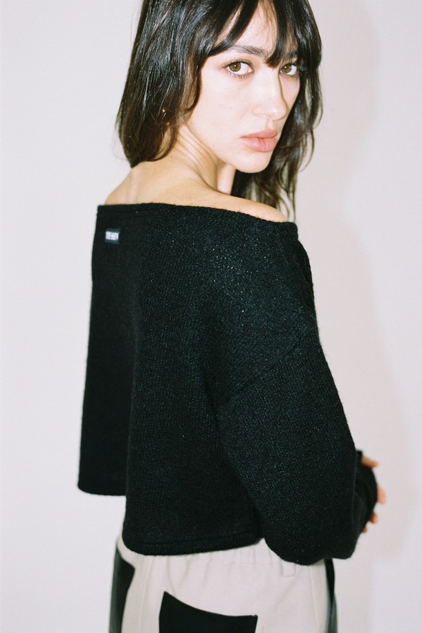 THE ASHLYNN - 스웨터 - BRIDGET ROSE CROP KNIT_BLACK