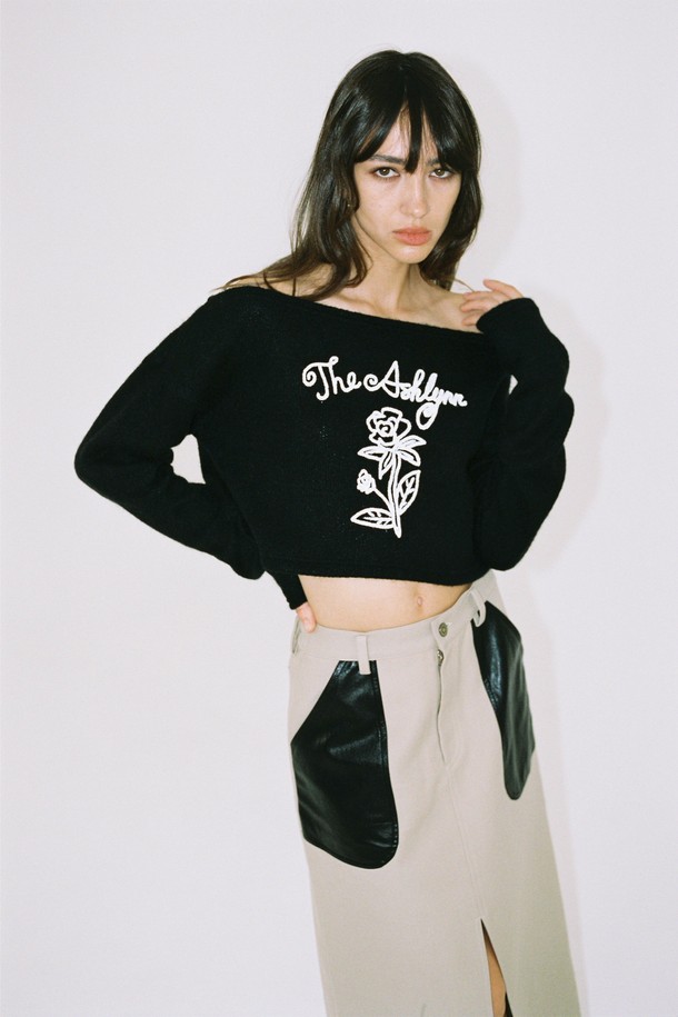 THE ASHLYNN - 스웨터 - BRIDGET ROSE CROP KNIT_BLACK