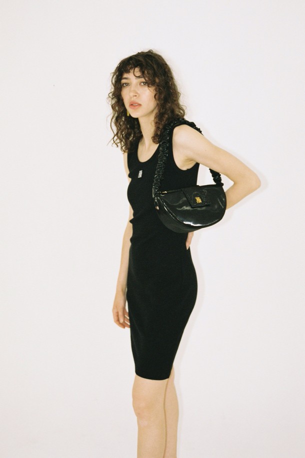 THE ASHLYNN - 숄더백 - RIRI RUCHED SHOULDER BAG_BLACK