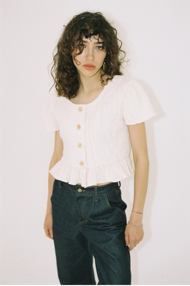 THE ASHLYNN - 블라우스 - STACIE WRINKLED CROP BLOUSE_BEIGE