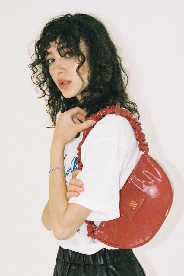 THE ASHLYNN - 숄더백 - RIRI RUCHED SHOULDER BAG_RED