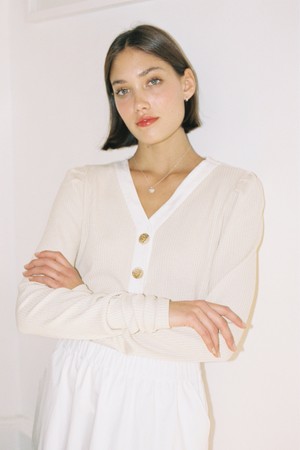 MANNY V NECK TOP_CREAM