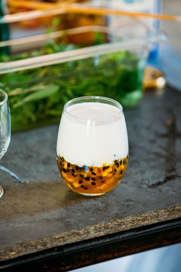 [비크릴라] 강화유리컵 SYRAH 350ml는 내구성이 강한 강화유리 소재로 제작되어 일상에서 안심하고 사용할 수 있습니다. 투명한 디자인의 이 음료용 글라스는 350ml 용량으로 다양한 음료를 담기에 적합합니다. 깔끔한 디자인이 돋보이는 [비크릴라] 강화유리컵은 내열성이 뛰어나 실용적입니다.
