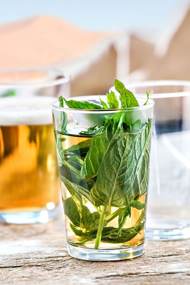 [비크릴라] CONIL 강화유리컵은 280ml 용량의 투명한 유리컵으로, 음료나 주류를 담기에 적합합니다. 일반 유리 대비 5배 강화된 내구성을 자랑하며, 135도 온도차에서도 안전하게 사용할 수 있는 내열성을 갖췄습니다. 전자레인지와 식기세척기 사용이 가능하며, 적층 보관이 용이하도록 설계되었습니다.
