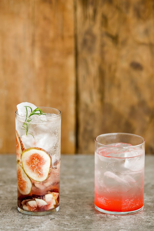 [비크릴라] 강화유리컵 JERTE H는 500ml 용량의 주방 유리컵으로, 일반 유리 대비 5배 강화된 내구성을 자랑하며 135도 온도차에도 안전합니다. 전자레인지와 식기세척기 사용이 가능하며, 파손 시 작은 조각으로 분리되어 안전성을 더했습니다. 높이 161mm, 지름 73.5mm의 이 컵은 직선형 몸체와 세련된 높이감을 가진 심플한 스타일로, 아이스커피, 에이드, 하이볼 등 다양한 카페 음료를 즐기기에 적합하며 적층 보관도 용이합니다.
