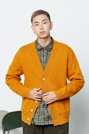 BOLD BUTTON CARDIGAN_yellow (man)