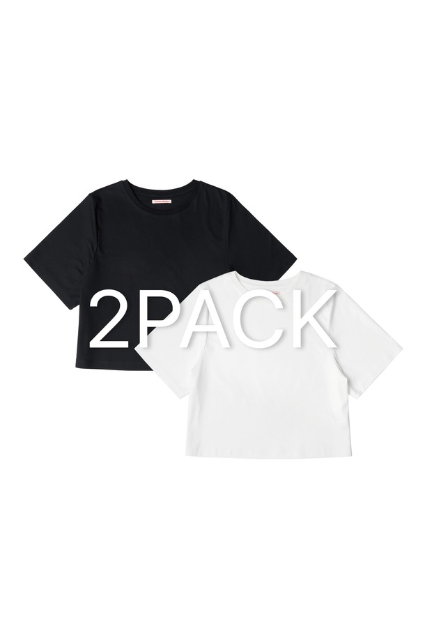 **[2PACK] A3488 루즈핏 크롭 티셔츠**는 부드러운 촉감의 고급 코마사 소재로 제작된 여성용 티셔츠입니다. 무지 디자인에 라운드넥, 반소매 기장으로 어떤 스타일에도 잘 어울리는 베이직하고 캐주얼한 매력을 선사합니다. 얇은 두께감과 루즈핏으로 편안한 착용감을 느낄 수 있으며, 체형 커버에도 효과적입니다. 화이트, 피치베이지, 블랙 3가지 컬러 구성으로, 일상복은 물론 동네 마실룩, 카페룩 등 다양한 TPO에 활용하기 좋습니다. 2팩 구성으로 레이어드하여 더욱 다채로운 스타일을 연출해보세요.
