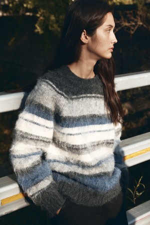 [25WINTER] KN4276 그라데이션 스트라이프 니트