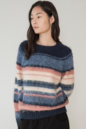 [25WINTER] KN4276 그라데이션 스트라이프 니트