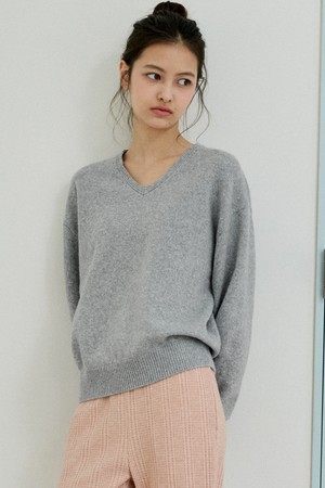[26SPRING] KN4290 에센셜 브이넥 니트