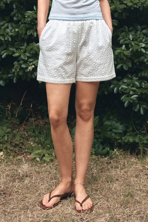 [26SUMMER] P3305 플라워 엠브로이더리 쇼츠