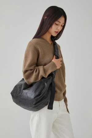 Daily Shirring Bag M_Vegan Leather Roast Black