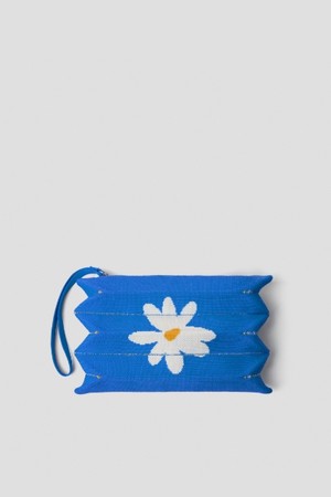 Lucky Pleats Knit Pouch S Daisy Garden Floating Blue