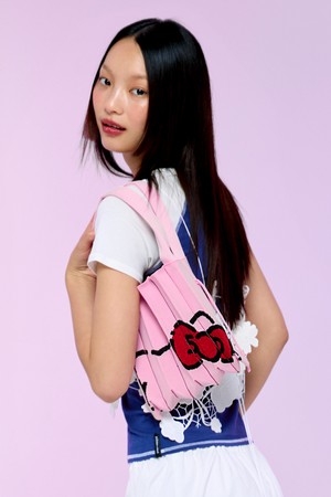 [헬로키티 50주년 2024년 한정판] Lucky Pleats Knit S 50th Hello Kitty Milky Pink