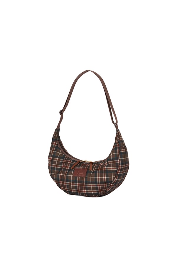 래핑 숄더 L - 우드랜드 플레이드 (08JT2600) 5L 숄더백은 여성용 가방으로, 넉넉한 수납력을 자랑하는 라지 사이즈 숄더백입니다. 나일론 소재에 우드랜드 플레이드 체크 패턴이 적용되어 캐주얼, 클래식, 고프코어 스타일을 모두 소화할 수 있습니다. 사이즈 조절이 가능하며, 숄더백, 크로스백, 슬림백으로 변형하여 다용도로 활용할 수 있습니다. 반원 형태 디자인에 상단 더블 지퍼 잠금 방식과 조절 가능한 숄더 스트랩으로 편의성을 더했습니다. 여행룩, 산책룩, 가을 나들이룩에 매치하여 스타일리시함을 더해보세요.
