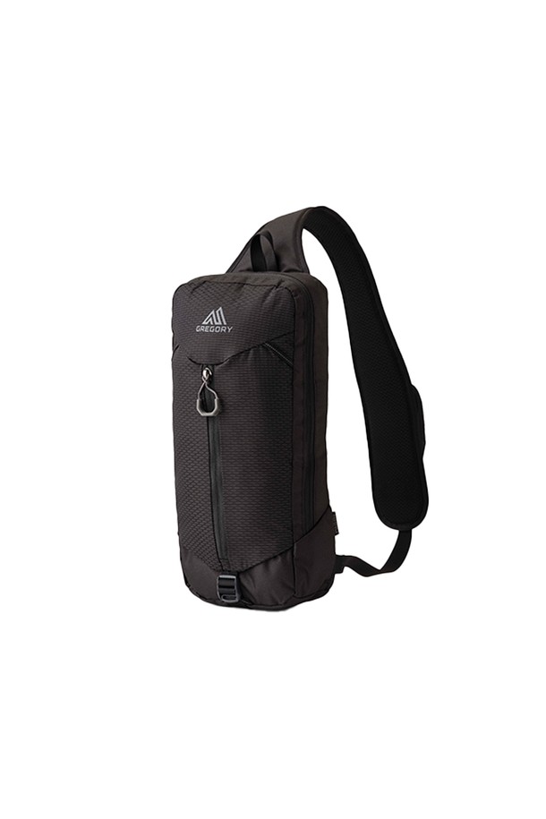 나노 슬링백 - OPTIC BLACK 아웃도어 가방 (43J69042)은 미디엄 사이즈, 무지 디자인의 남성용 슬링백입니다. 블랙 컬러의 나일론 소재로 제작되어 튼튼하고, 가볍게 사용하기 좋습니다. 가방은 사각 형태로, 지퍼로 잠금 방식을 채택하여 소지품을 안전하게 보호합니다. 일상 및 아웃도어 활동에 적합하며, 크로스백 또는 슬링백 형태로 착용 가능하며, 사이즈 조절이 가능합니다. 미니멀, 시티보이 스타일을 연출하기에 좋습니다.
