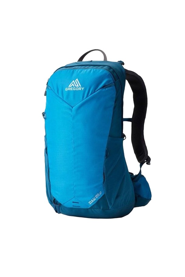 줄루20 LT - 호라이즌 블루 (AO571017)는 가볍고 통기성이 뛰어난 당일 산행 등산배낭입니다. 20L 미디엄 사이즈로, 나일론과 폴리에스테르 소재를 사용하여 내구성을 높였습니다. 무지 패턴에 사각 모양으로 디자인되었으며, 인체공학적 디자인과 바디휴깅 핏으로 편안한 착용감을 제공합니다. 지퍼형 잠금 방식과 어깨 하네스 시스템, 쉬운 접근성의 포켓은 하이킹과 백패킹에 유용합니다. 고프코어, 미니멀, 캐주얼 스타일의 등산룩, 캠핑룩, 여행룩에 잘 어울립니다.
