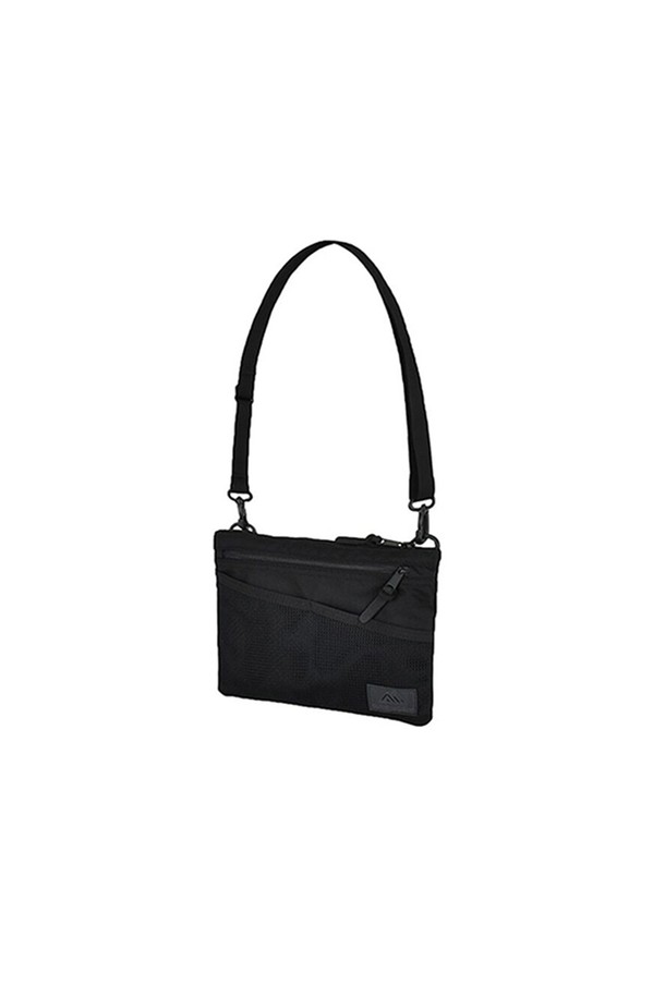 그레고리(Gregory) 사코슈M - 블랙발리스틱(07J09163)는 미니멀, 클래식, 캐주얼 스타일을 추구하는 여성들을 위한 가방입니다. 일상과 여행에 적합하며, 발리스틱 나일론 소재로 제작되어 가볍고 튼튼합니다. 블랙 컬러에 로고 패턴이 돋보이며, 메쉬 포켓이 있어 수납의 편의성을 더했습니다. 사각 형태의 미디엄 사이즈 가방으로, 스냅 버튼 잠금 방식과 핸들/스트랩이 포함되어 있습니다. 여행룩, 휴가룩에 잘 어울리는 실용적인 아이템입니다.
