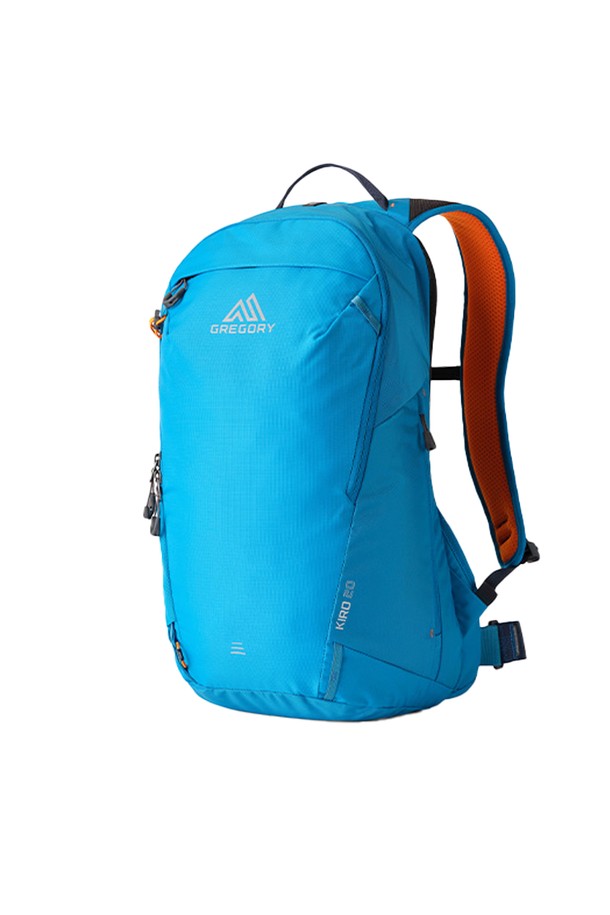 그레고리 키로20 - 레전 블루 (LEGION BLUE) 등산배낭 (54J01004)은 가볍고 실용적인 당일 산행용 배낭입니다. 미디엄 사이즈의 나일론 소재로 제작되어 튼튼하며, 깔끔한 무지 디자인에 사이즈 조절 기능이 더해져 사용자의 편의성을 높였습니다. 등산, 하이킹, 일상에서도 활용 가능한 다용도 배낭으로, 고프코어, 캐주얼, 미니멀 스타일의 등산룩, 캠핑룩, 여행룩에 잘 어울립니다. 지퍼형 잠금 방식으로 내용물을 안전하게 보관할 수 있습니다.

