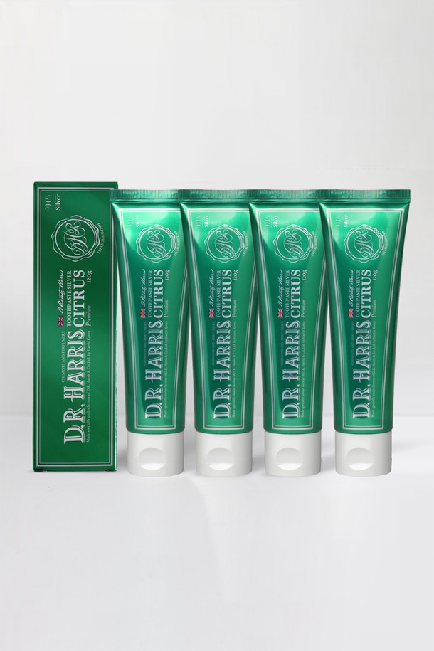 디알해리스 프로바이오틱스 잇몸케어 치약 (120g, 4개)는 잇몸 건강을 위한 시트러스향 치약입니다. 실버, 프로바이오틱스, 비타민E, 판테놀, 녹차추출물, 카모마일추출물 등 잇몸 건강에 좋은 성분을 함유하고 있습니다. 치아 미백, 구강 위생, 충치 예방, 구취 제거, 잇몸 케어, 치석 제거에 도움을 주며, 천연 오일과 은이온 항균 효과를 제공합니다. 식약처 승인, 피부독성 제로 인증, 실버 인증, 유기농 인증, 안전성분 인증을 획득하여 안심하고 사용할 수 있습니다. ABL튜브 포장과 친환경 성분을 사용하여 더욱 건강하게 구강 관리를 할 수 있습니다.
