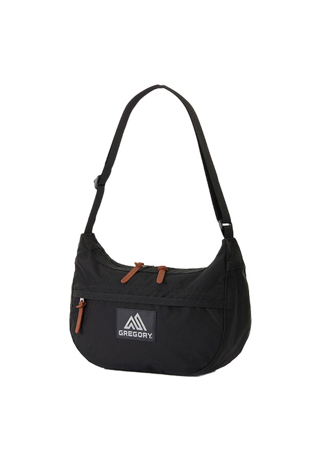 그레고리 사첼 S V2 숄더백 - BLACK (블랙)은 미니멀, 캐주얼, 클래식 스타일을 선호하는 여성들을 위한 가방입니다. 6.5L의 넉넉한 수납공간과 220g의 가벼운 무게로 일상 및 여행 시 편리하게 사용할 수 있습니다. YKK 지퍼 메인 수납공간, 앞면 및 내부 메쉬 지퍼 포켓, 뒷면 슬립 버튼 포켓 등 실용적인 수납 구성이 돋보입니다. 조절 가능한 숄더 스트랩과 보강된 바닥 라이닝으로 편안함과 내구성을 높였으며, 가죽 지퍼풀 디테일이 고급스러움을 더합니다. 항균 기능이 적용되어 위생적인 사용이 가능하며, 자전거 항균 핸들캡이 함께 제공됩니다.
