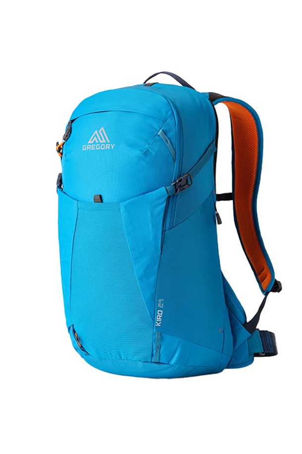 그레고리 키로24 (LEGION BLUE)는 가볍고 편안한 당일 산행을 위한 등산 배낭입니다. 24L의 넉넉한 수납공간은 하이킹, 등산, 백패킹 등 다양한 야외 활동에 적합하며, 무지 디자인과 사각 형태가 특징입니다. 통기 기능이 뛰어나 쾌적한 착용감을 제공하며, 나일론 소재로 제작되어 내구성이 우수합니다. 고프코어, 캐주얼, 스포티 스타일의 등산룩과 캠핑룩에 잘 어울리며, 지퍼형 잠금 방식으로 내용물을 안전하게 보호합니다.
