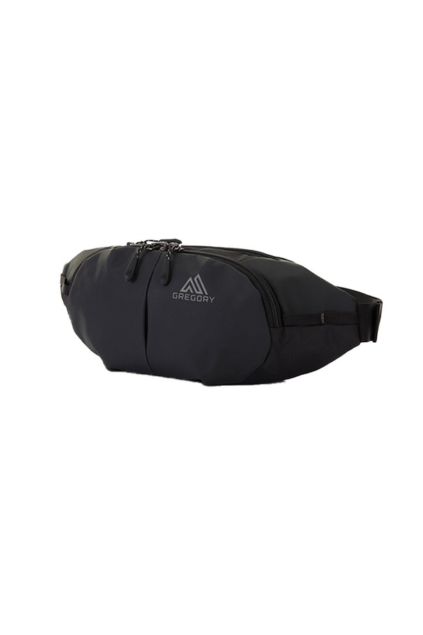 스케치3 RF - 유니버스 블랙 힙색 3L (27J89035)는 남성용 힙색으로, 일상과 여행에 모두 활용하기 좋습니다. 블랙 색상의 무지 디자인과 3L의 넉넉한 수납공간은 미디엄 사이즈의 가방을 선호하는 분들께 적합합니다. 가볍고 내구성이 뛰어난 나일론 소재로 제작되었으며, 허리 사이즈 조절이 가능하여 편안하게 착용할 수 있습니다. 반원 형태의 디자인과 지퍼형 잠금 방식으로, 캐주얼, 미니멀, 스트리트 스타일의 여행룩과 휴가룩에 잘 어울립니다.
