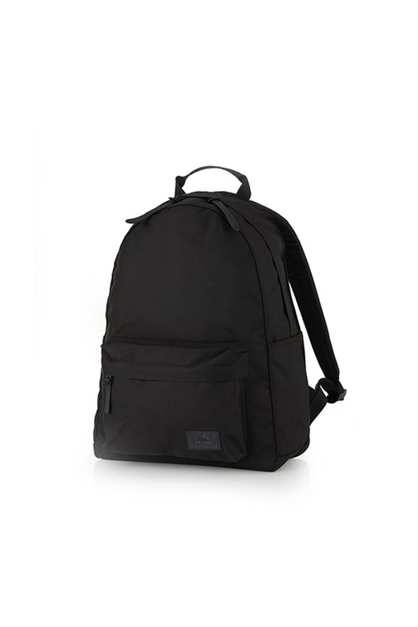 릴렉스데이 백팩 - BLACK BALLISTIC (09J09452) 21L은 남성용 미디엄 사이즈 백팩입니다. 블랙 컬러의 무지 디자인으로 가죽 풀탭이 포인트이며, 나일론 소재로 제작되어 내구성이 뛰어납니다. 21L 용량으로 넉넉한 수납이 가능하며, 노트북 수납, 생수병 수납, 키홀더, 다양한 수납공간 등 실용적인 기능을 갖추었습니다. 사각 모양에 4개의 포켓 구성, 지퍼형 잠금 방식으로 내용물을 안전하게 보호하며, 일상 및 여행 시 스타일리시하게 연출할 수 있습니다. 미니멀, 캐주얼, 클래식 스타일을 추구하는 분들께 추천하는 데일리 백팩입니다.
