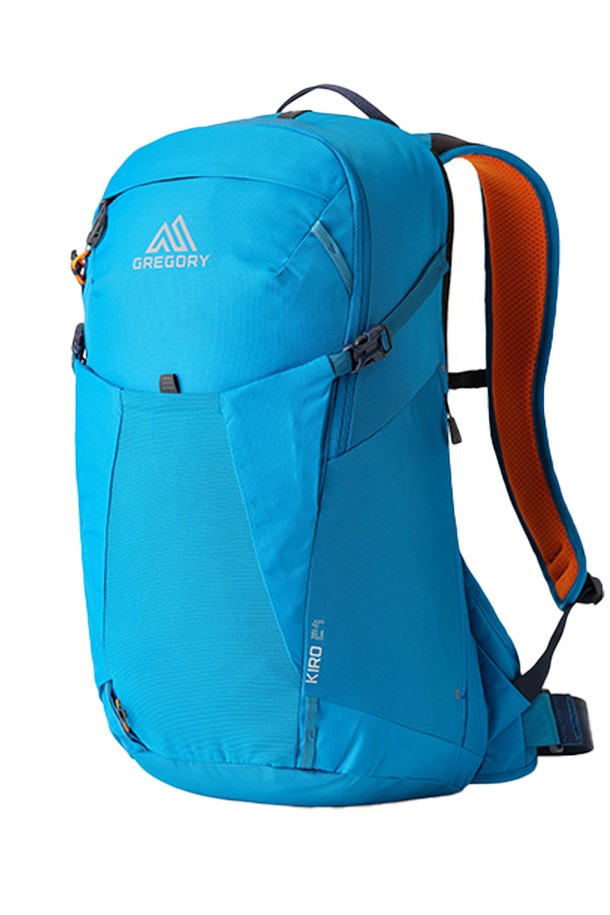 그레고리 키로24 (LEGION BLUE)는 가볍고 편안한 당일 산행을 위한 등산 배낭입니다. 24L의 넉넉한 수납공간은 하이킹, 등산, 백패킹 등 다양한 야외 활동에 적합하며, 무지 디자인과 사각 형태가 특징입니다. 통기 기능이 뛰어나 쾌적한 착용감을 제공하며, 나일론 소재로 제작되어 내구성이 우수합니다. 고프코어, 캐주얼, 스포티 스타일의 등산룩과 캠핑룩에 잘 어울리며, 지퍼형 잠금 방식으로 내용물을 안전하게 보호합니다.
