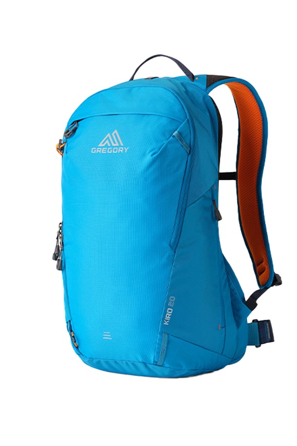 그레고리 키로20 - 레전 블루 (LEGION BLUE) 등산배낭 (54J01004)은 가볍고 실용적인 당일 산행용 배낭입니다. 미디엄 사이즈의 나일론 소재로 제작되어 튼튼하며, 깔끔한 무지 디자인에 사이즈 조절 기능이 더해져 사용자의 편의성을 높였습니다. 등산, 하이킹, 일상에서도 활용 가능한 다용도 배낭으로, 고프코어, 캐주얼, 미니멀 스타일의 등산룩, 캠핑룩, 여행룩에 잘 어울립니다. 지퍼형 잠금 방식으로 내용물을 안전하게 보관할 수 있습니다.
