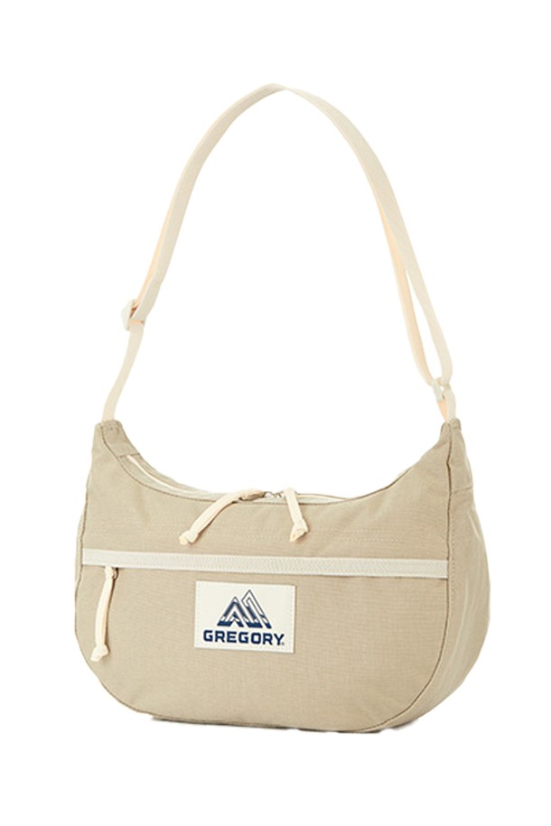 그레고리 사첼 S V2 숄더백 - 샌드 베이지는 일상, 여행룩에 어울리는 여성용 숄더백입니다. 나일론 소재에 가죽 지퍼 손잡이로 포인트를 주었으며, 6.5L의 수납공간과 220g의 가벼운 무게를 자랑합니다. 내부 메쉬 포켓, 전면 지퍼 포켓, 백 슬립 포켓 등 총 5개의 포켓과 YKK 지퍼, 조절 가능한 숄더 스트랩으로 실용성을 더했습니다. 사각 모양의 샌드 베이지 컬러 무지 숄더백으로, 미니멀, 캐주얼, 클래식 스타일을 즐기는 분들께 추천합니다. 항균 기능을 갖춘 자전거 핸들캡을 함께 증정합니다.

