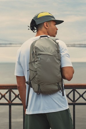 레이븐16 러닝백팩 16L - SHADOW GREY (GO588004)